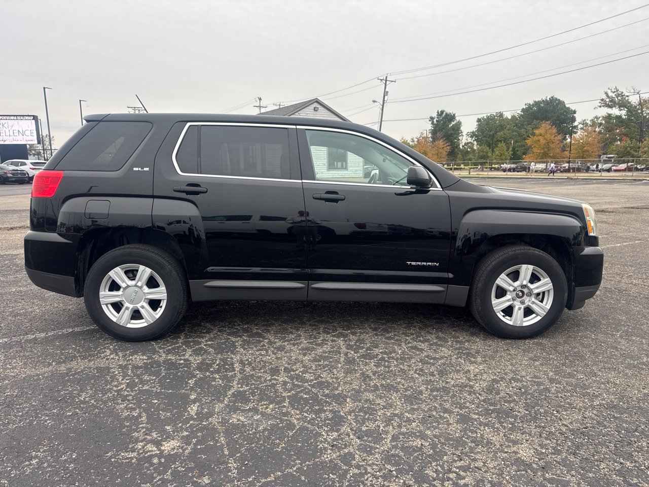 Used 2016 GMC Terrain SLE FWD image 4
