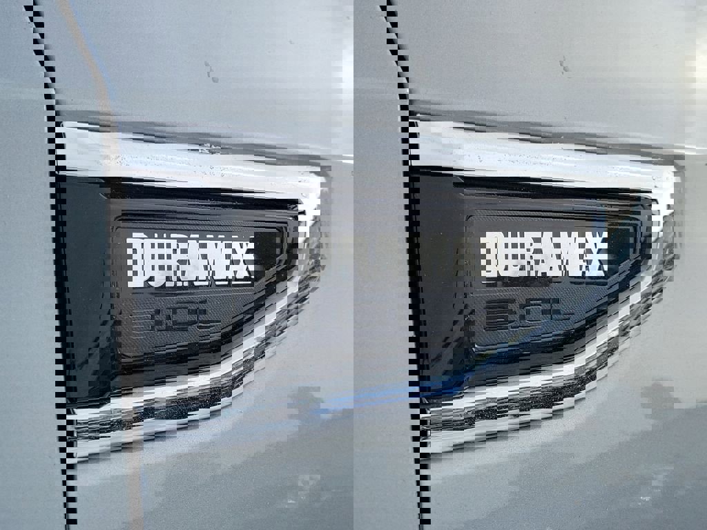 Used 2024 GMC Yukon SLT w/ SLT Luxury Package image 6