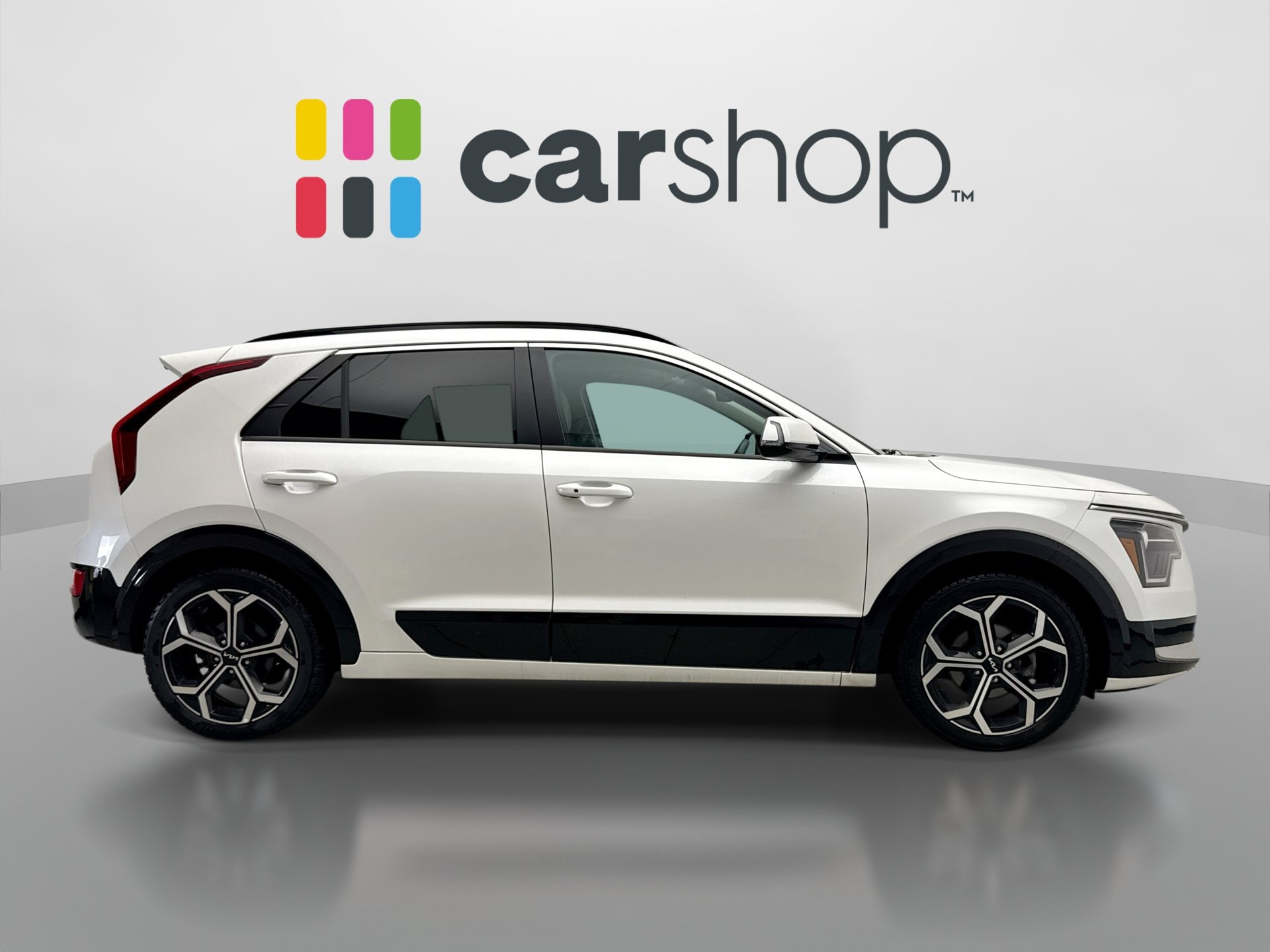 Used 2023 Kia Niro EX Touring FWD image 6