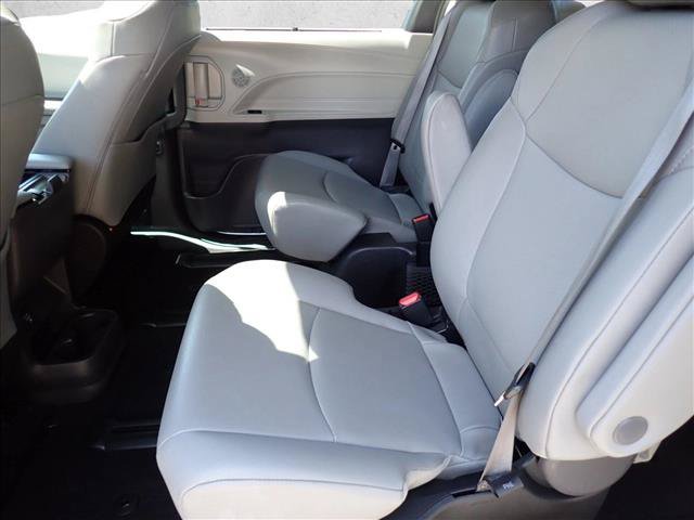Used 2023 Toyota Sienna XLE w/ XLE Plus Package AWD/4WD image 10