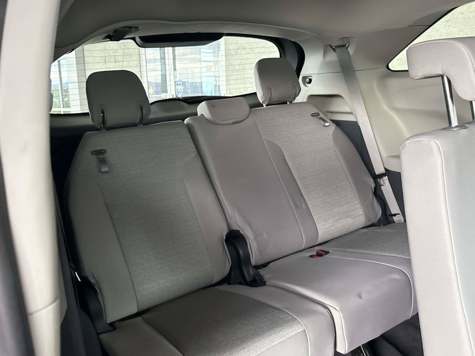 Used 2024 Toyota Sienna LE AWD/4WD image 18