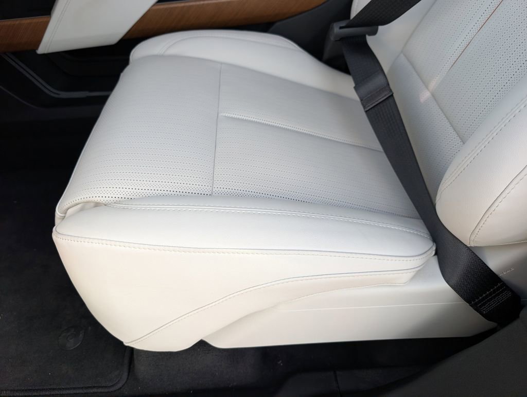 New 2026 Cadillac Vistiq Sport image 9