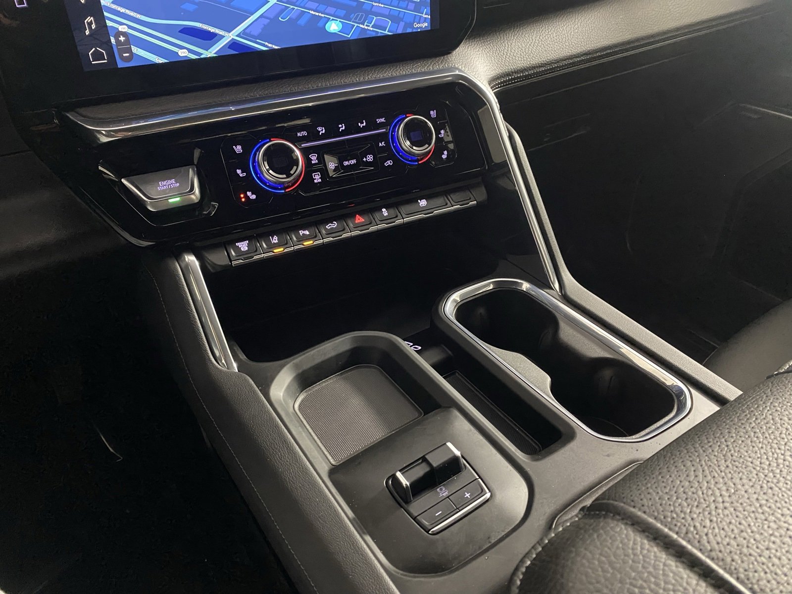 Used 2025 GMC Sierra 3500 Denali w/ Denali Reserve Package image 24