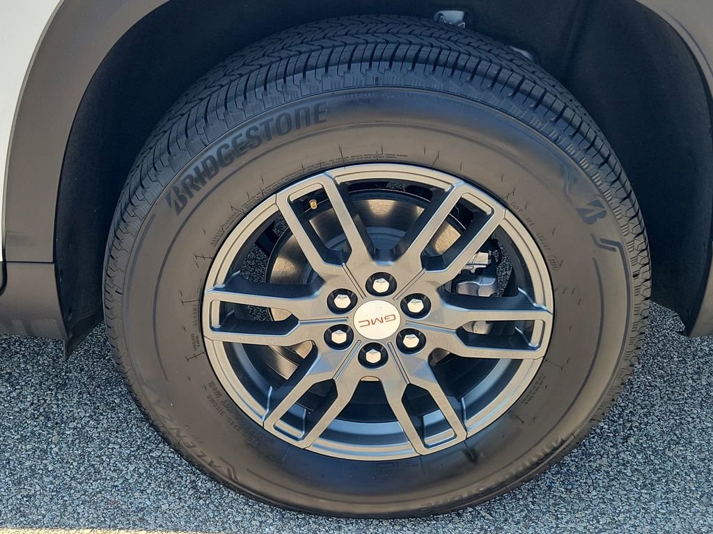 Used 2025 GMC Acadia Elevation image 13