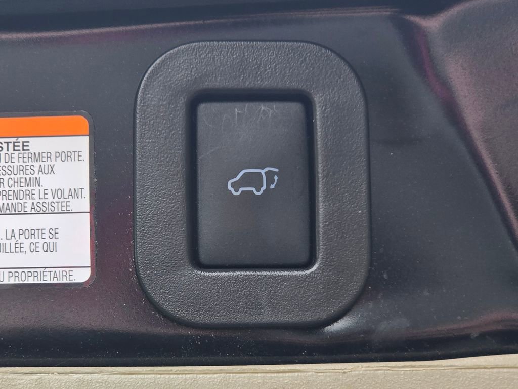 Used 2020 Toyota Sienna Limited image 17