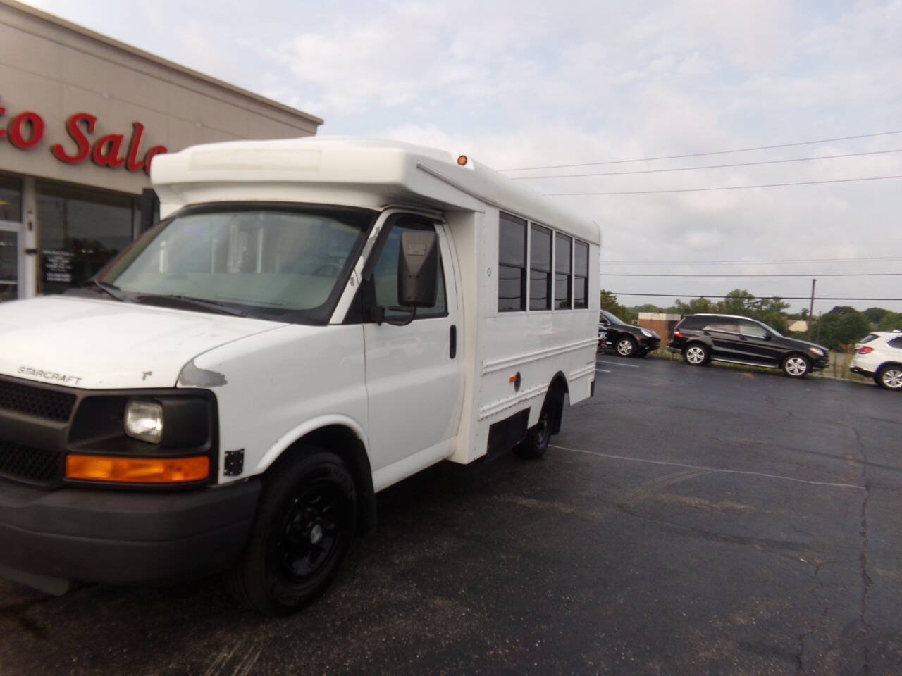 Used 2012 Chevrolet Express 3500 w/ School Bus Package RWD image 21