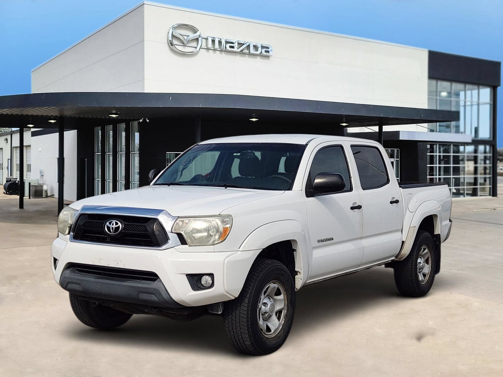 Used 2013 Toyota Tacoma PreRunner RWD image 2