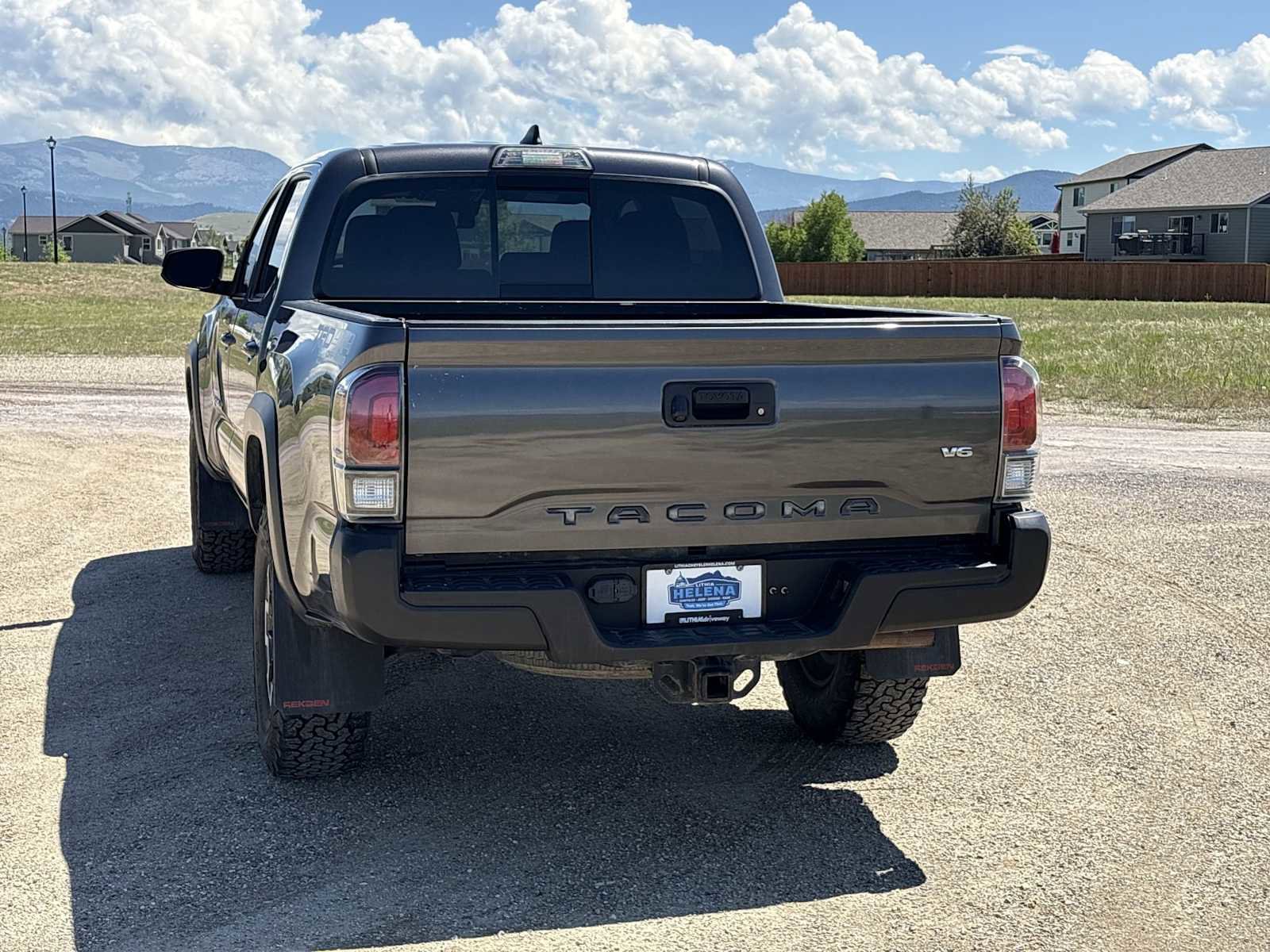 Used 2019 Toyota Tacoma TRD Off-Road AWD/4WD image 13