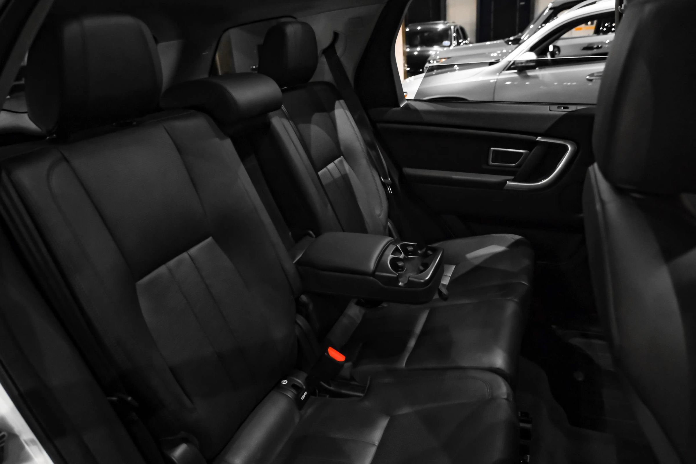 Used 2015 Land Rover Discovery Sport HSE AWD/4WD image 32