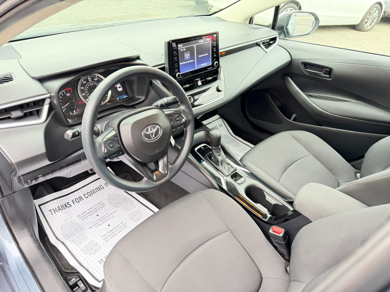Used 2022 Toyota Corolla LE image 11