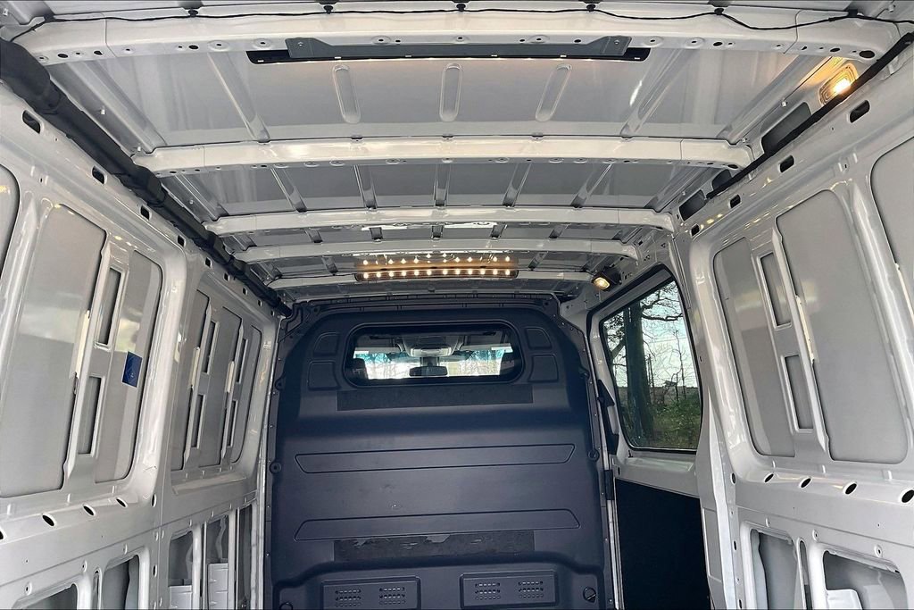 Used 2025 Mercedes-Benz Sprinter 2500 image 26