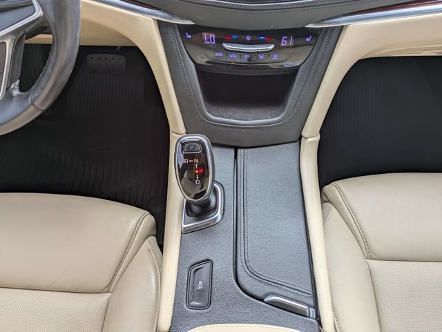 Used 2018 Cadillac XT5 Luxury w/ Driver Awareness Package FWD image 19