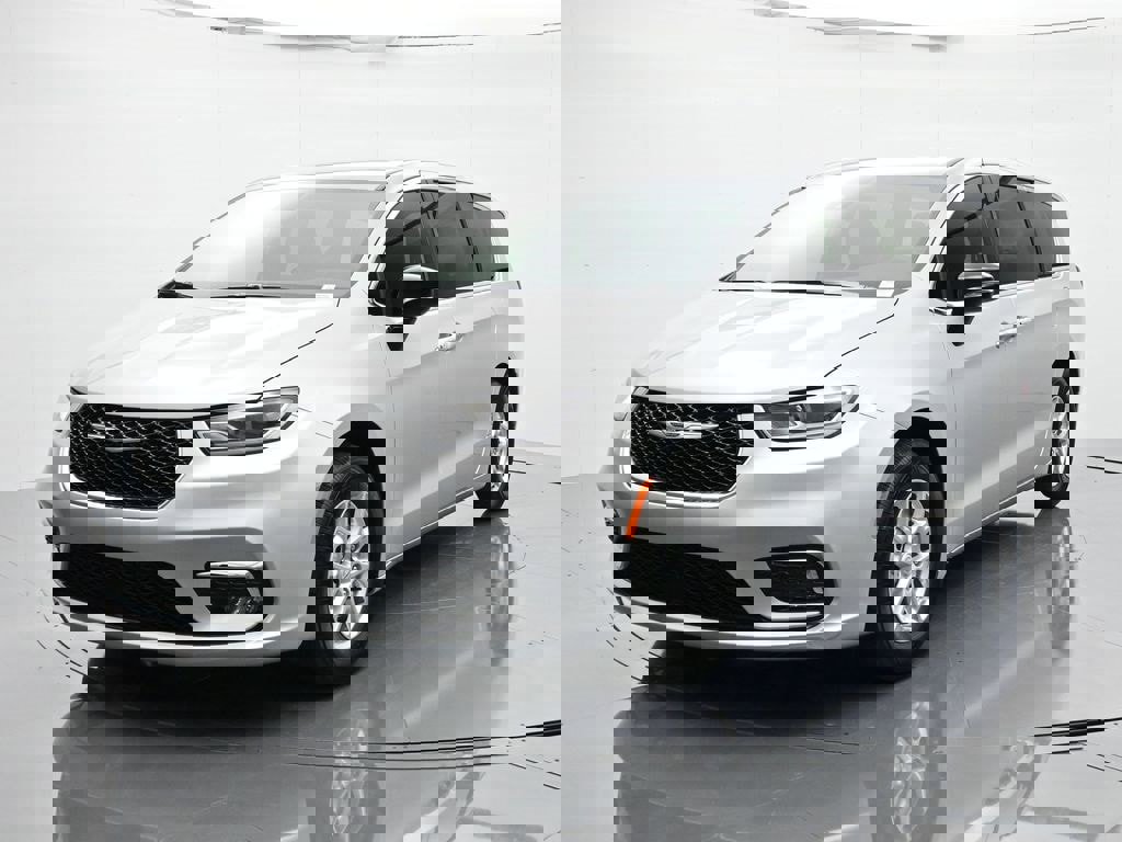 New 2026 Chrysler Pacifica Select image 1