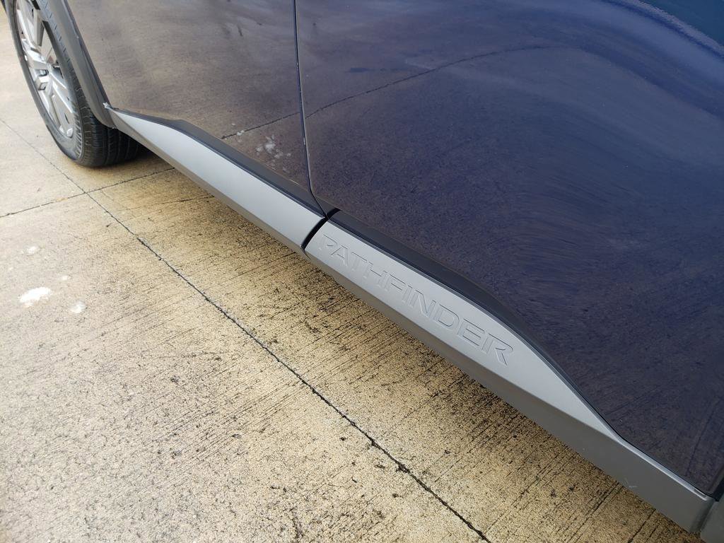 Certified 2025 Nissan Pathfinder SV image 17