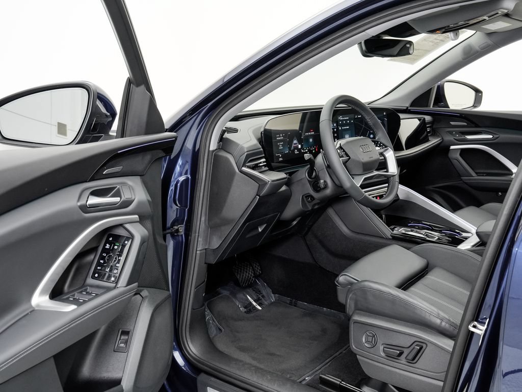 Certified 2025 Audi Q5 Premium w/ Premium Plus AWD/4WD image 7