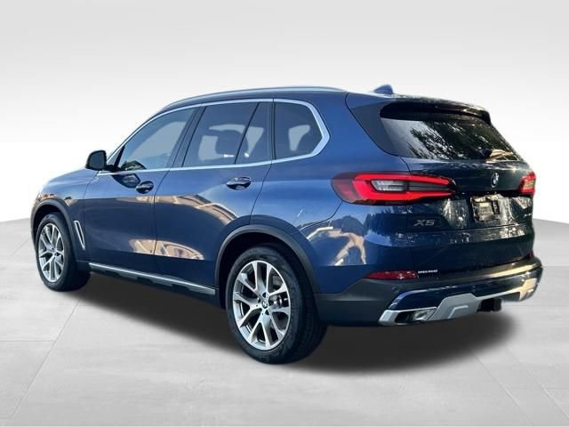 Used 2021 BMW X5 xDrive40i w/ Premium Package 2 AWD/4WD image 3