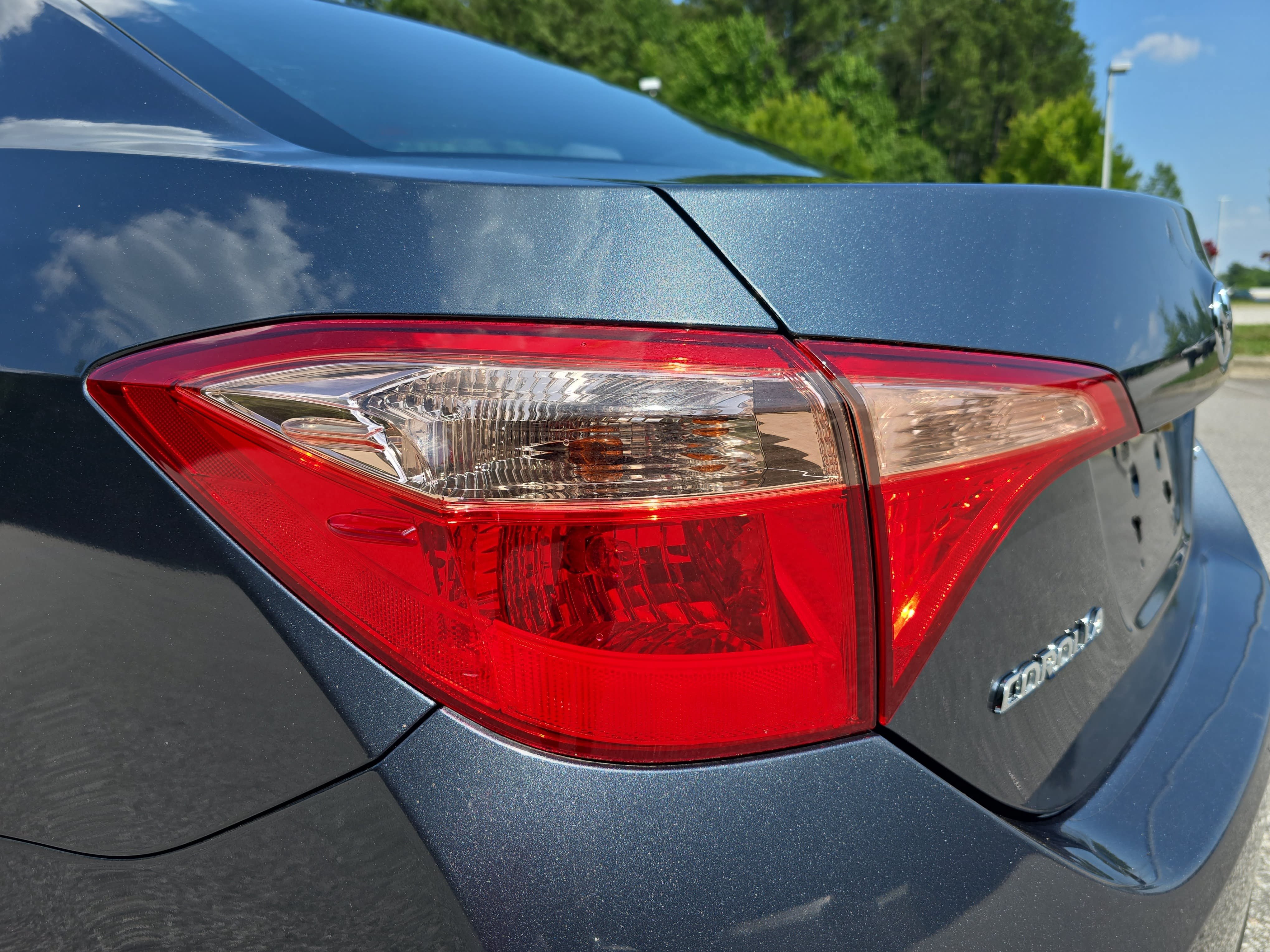 Used 2019 Toyota Corolla LE FWD image 13