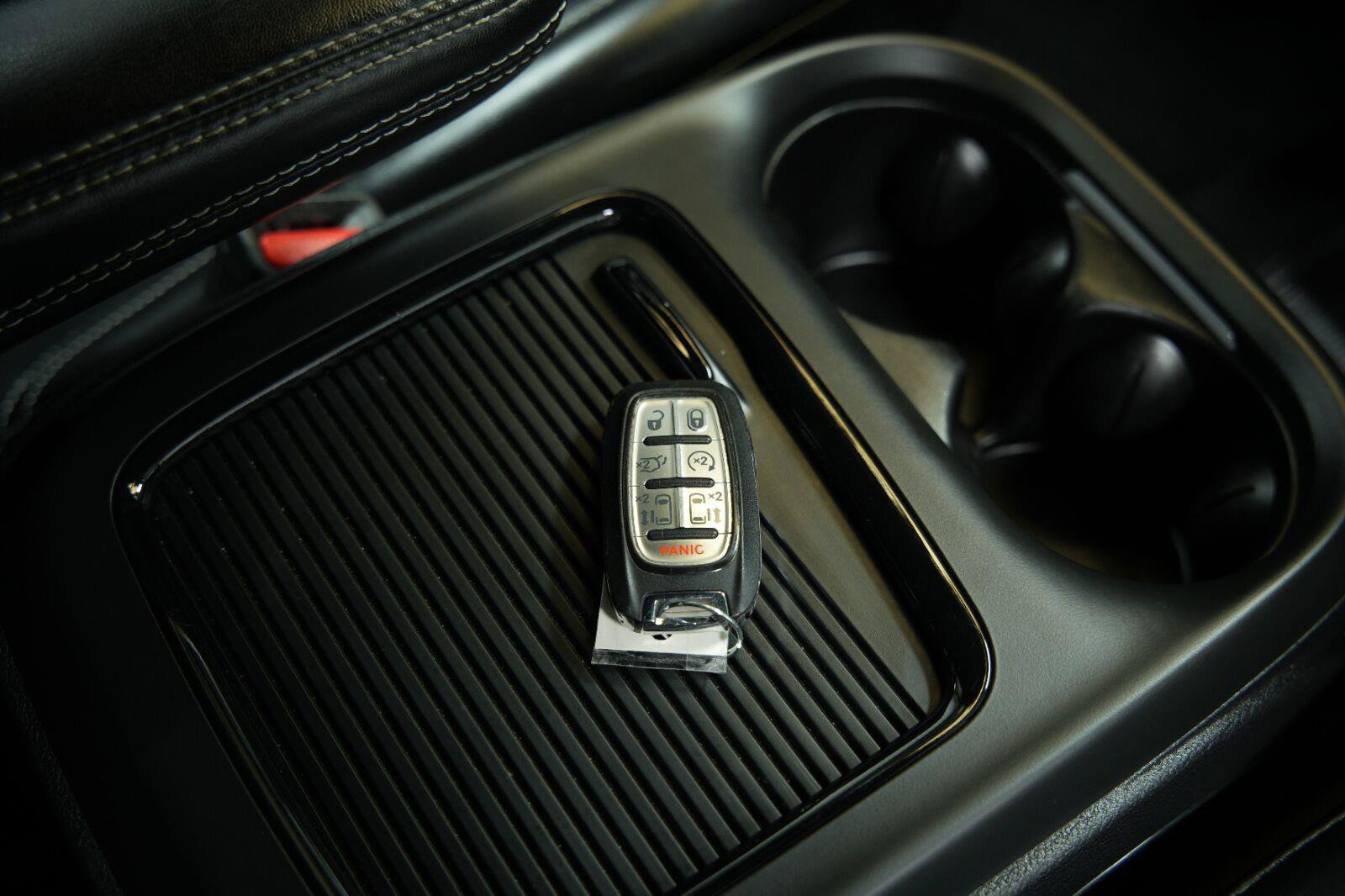 Used 2024 Chrysler Pacifica Limited FWD image 24