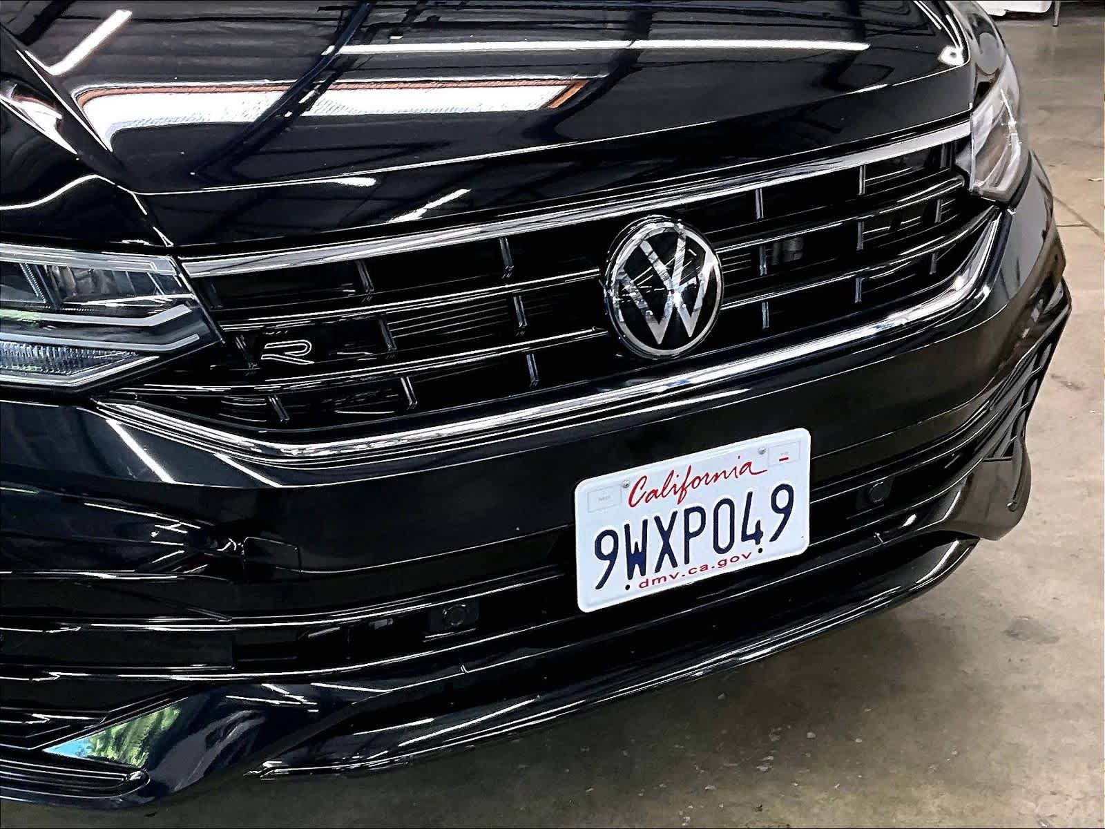 Used 2023 Volkswagen Tiguan SE R-Line FWD image 33