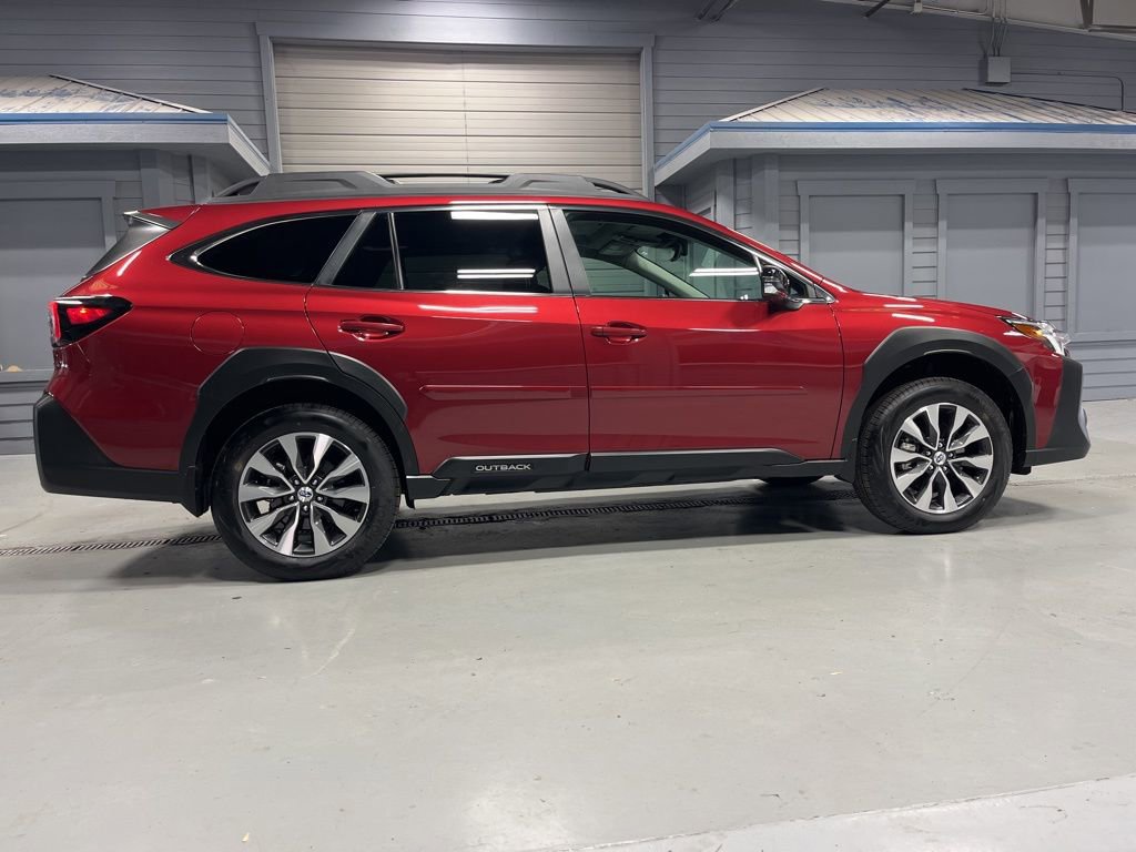 Used 2025 Subaru Outback Limited image 9