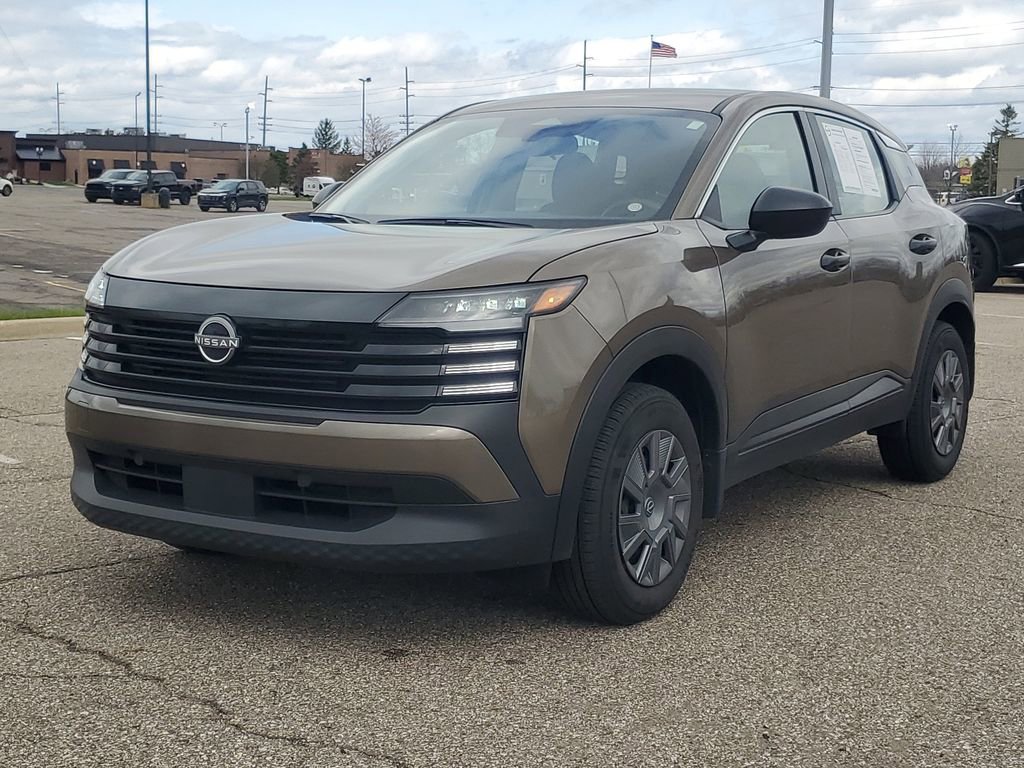 Used 2025 Nissan Kicks S image 2