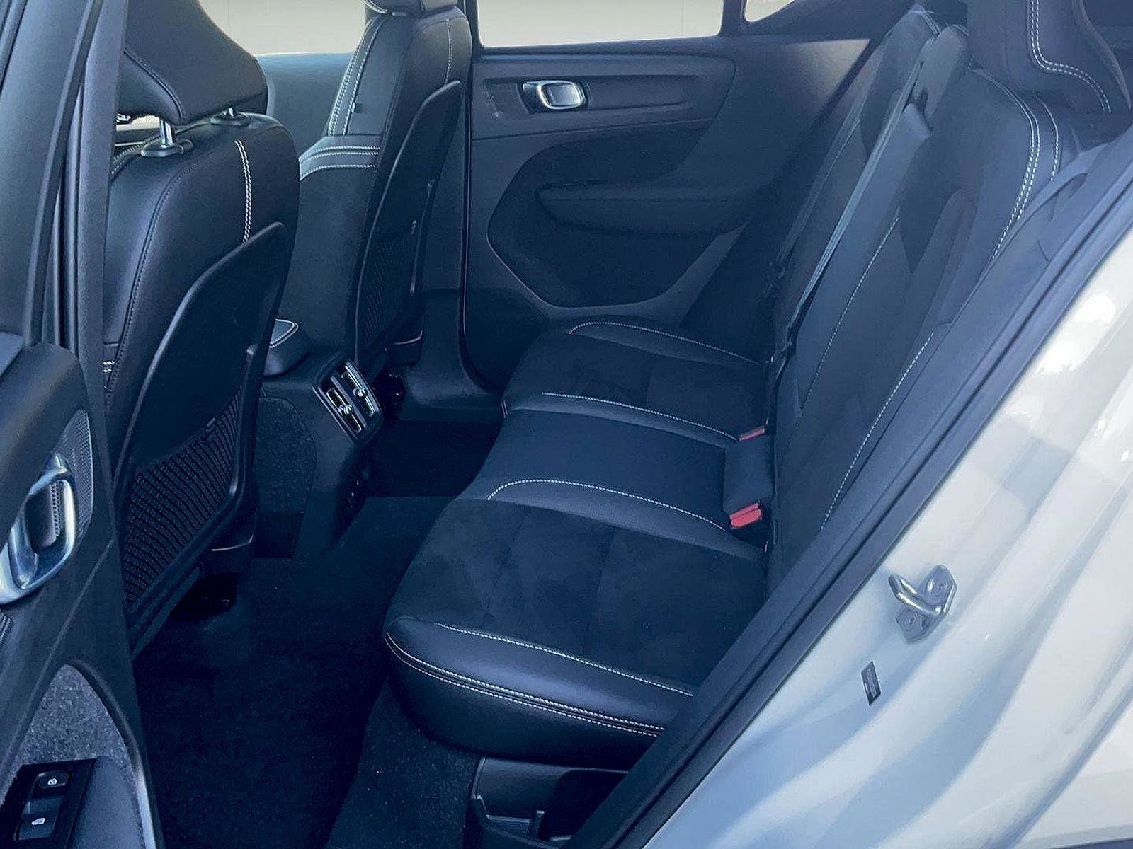 Used 2021 Volvo XC40 P8 Recharge w/ Advanced Package image 13