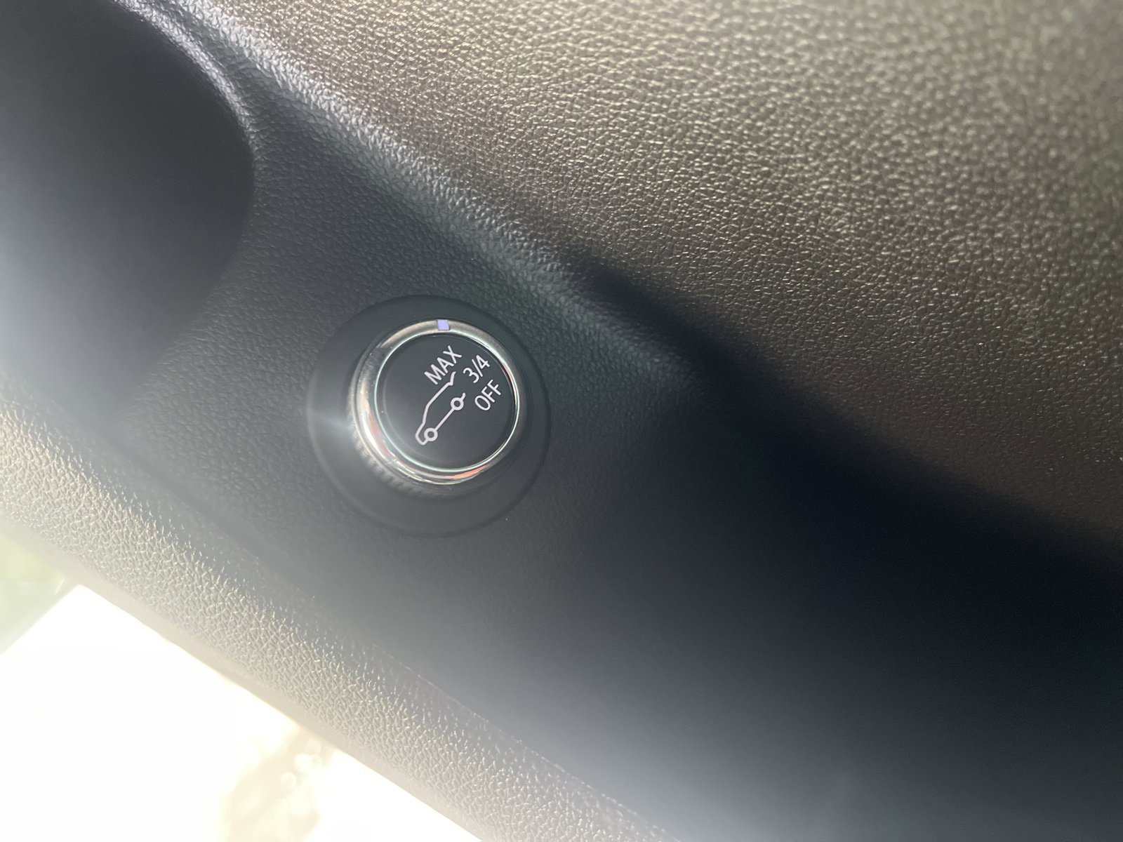 Used 2019 Cadillac XT4 Premium Luxury image 17