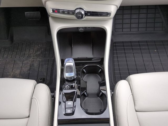 New 2026 Volvo XC40 B5 Plus w/ Protection Package Premier AWD/4WD image 14