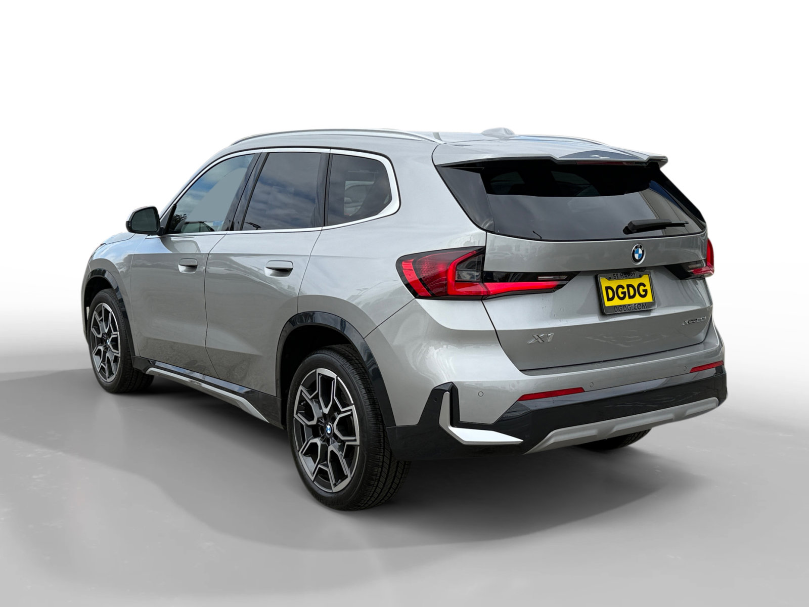 Used 2023 BMW X1 xDrive28i w/ Convenience Package AWD/4WD image 3