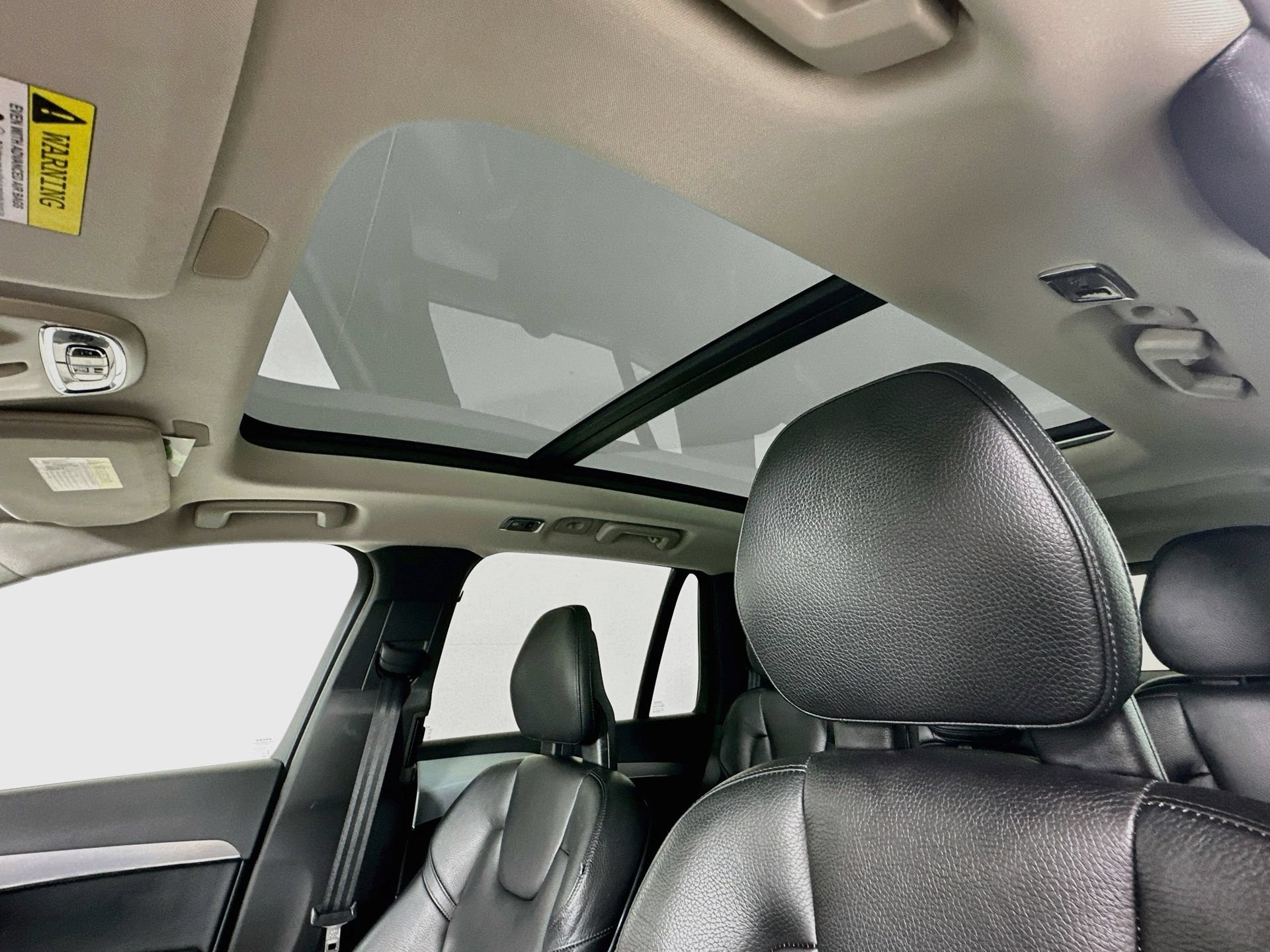Used 2018 Volvo XC90 T5 Momentum w/ Convenience Package FWD image 24