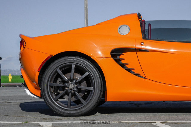 Used 2005 Lotus Elise image 10