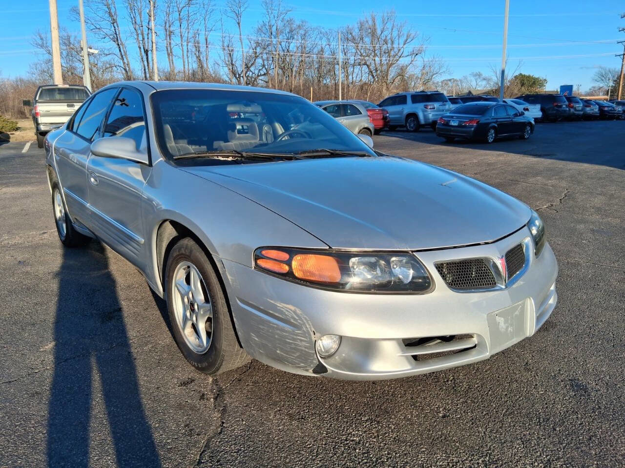 Used 2002 Pontiac Bonneville SE image 3