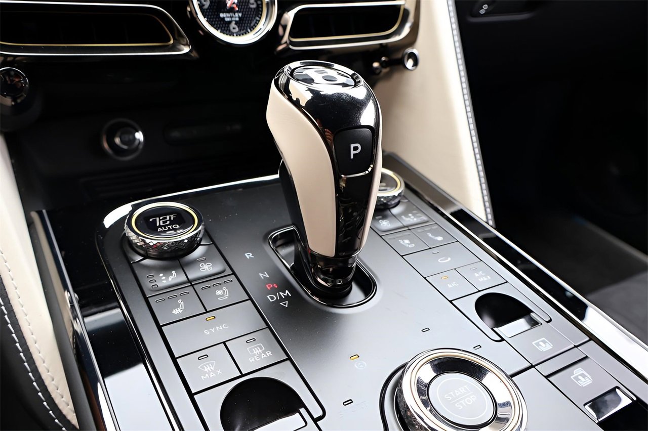 New 2025 Bentley Flying Spur Plug-In Hybrid image 29