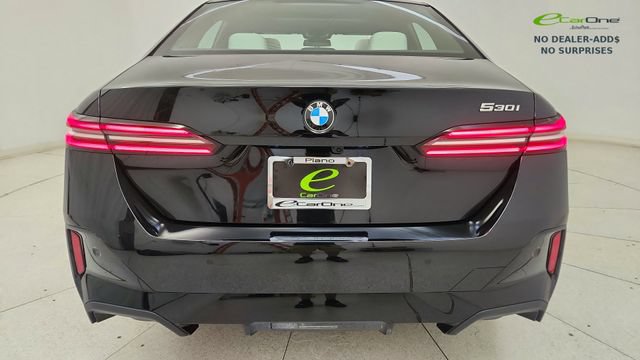 Used 2027 BMW 530i w/ M Sport Package RWD image 27