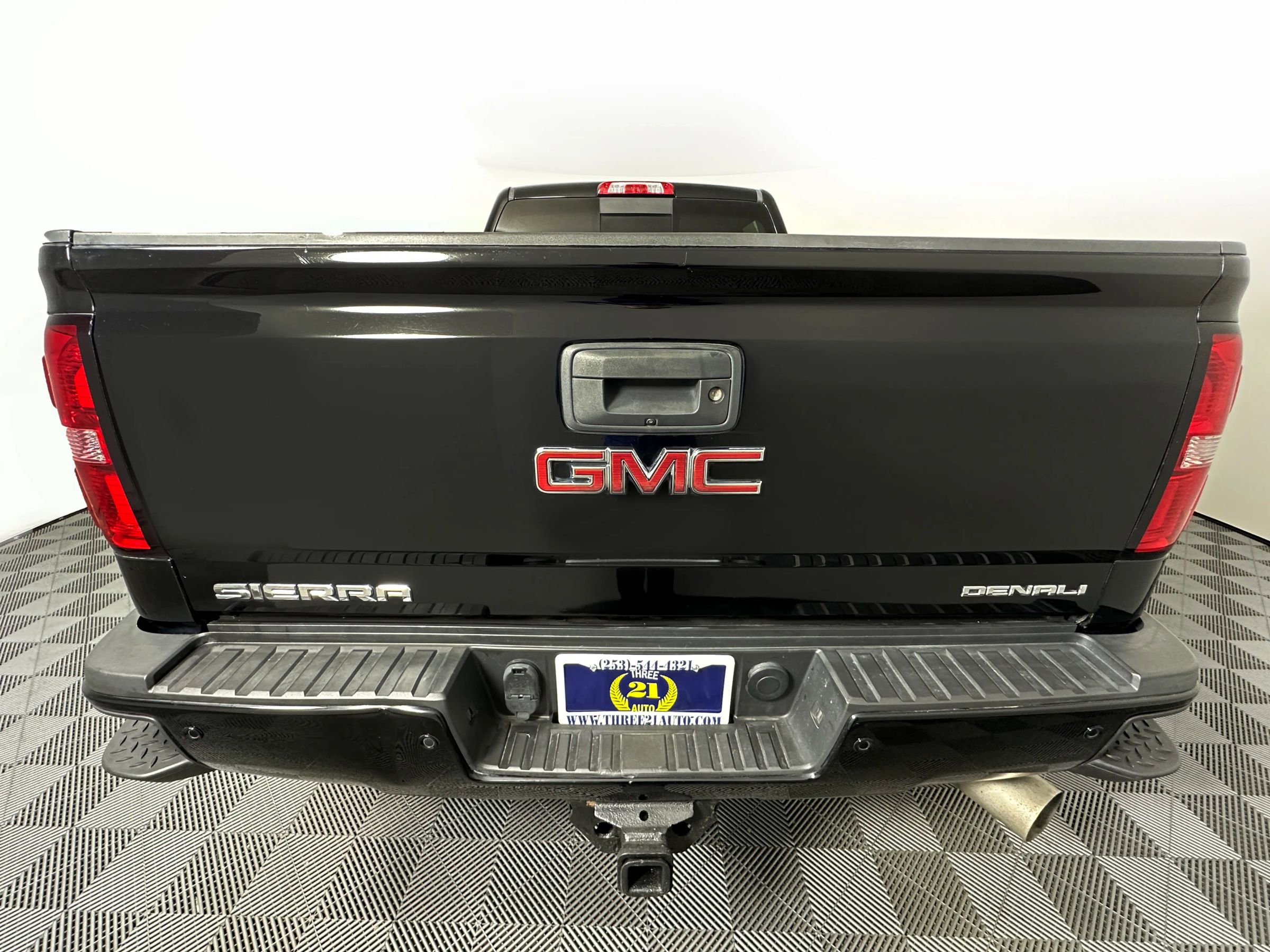 Used 2017 GMC Sierra 3500 Denali image 10