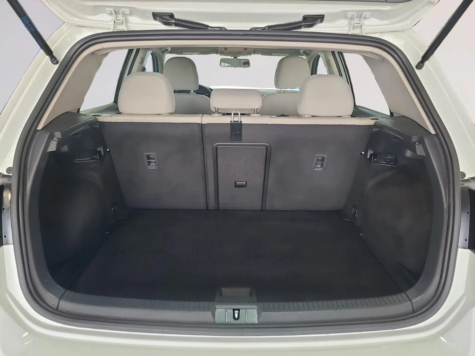 Used 2017 Volkswagen Golf S FWD image 20