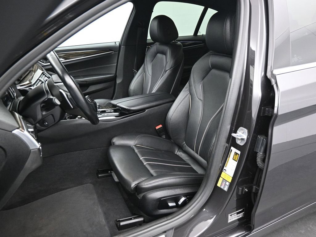 Used 2019 BMW 530e 530e iPerformance w/ Convenience Package image 11