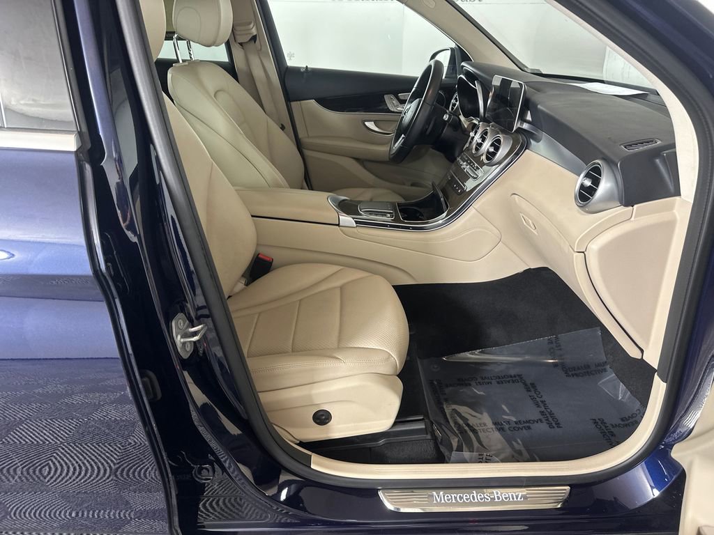 Used 2021 Mercedes-Benz GLC 300 image 14