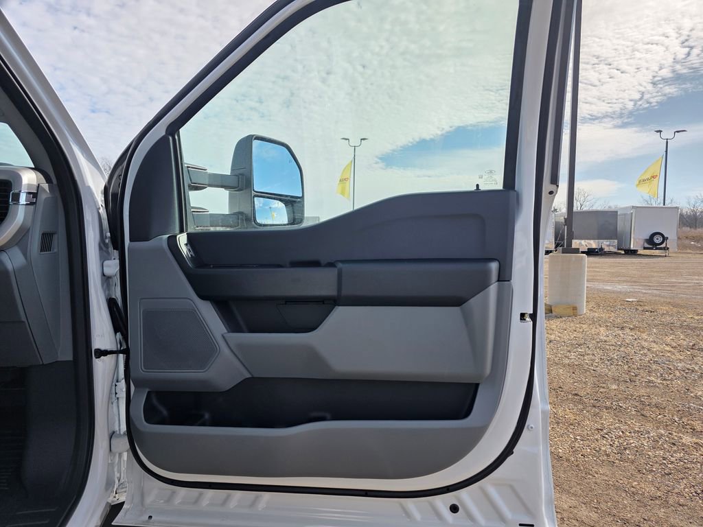 New 2026 Ford F600 4x4 Regular Cab Super Duty w/ XL Chrome Package image 23
