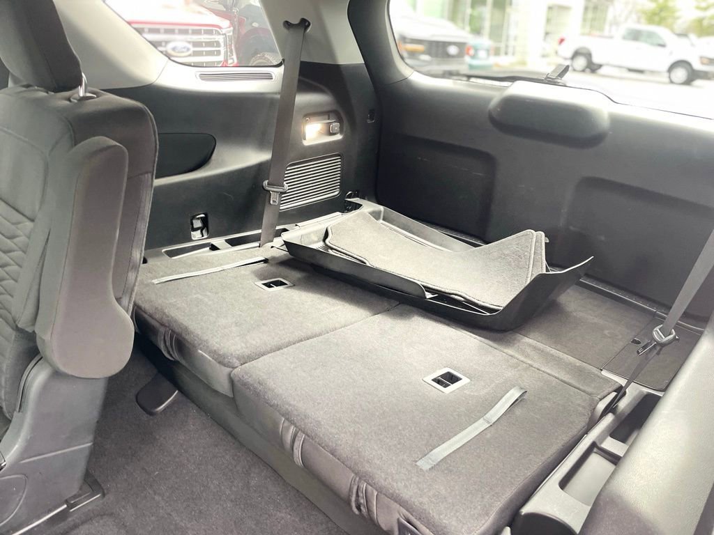 Used 2020 Ford Explorer XLT w/ Comfort Package image 11