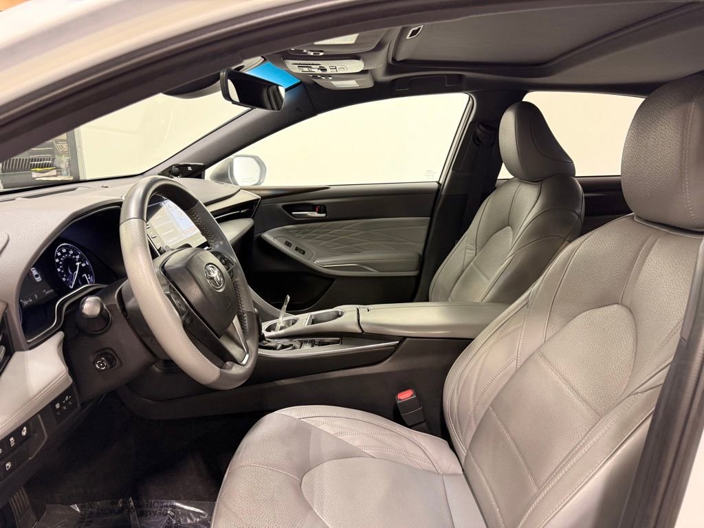 Used 2019 Toyota Avalon Limited w/ All Weather Liner Package FWD image 12