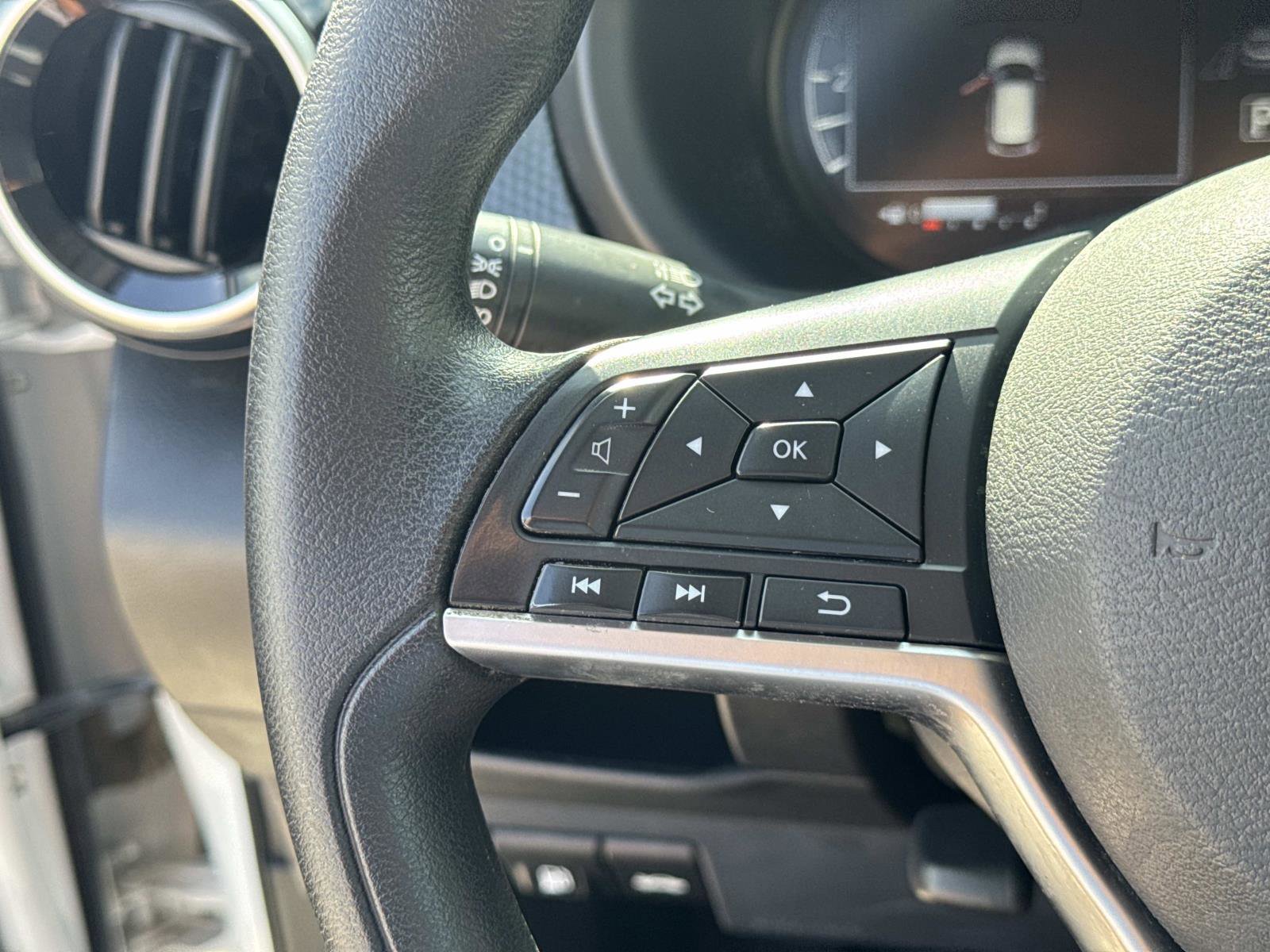 Used 2023 Nissan Kicks SV image 16