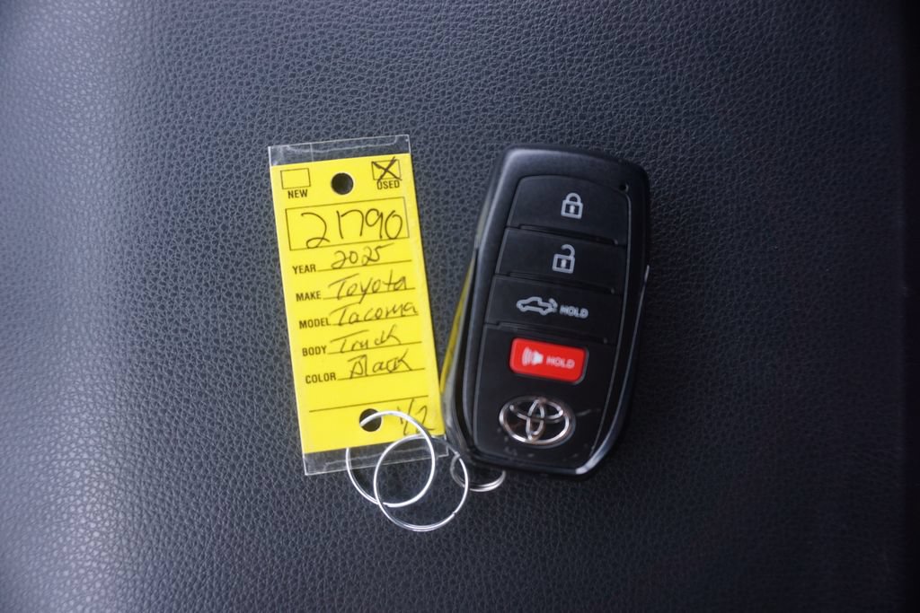 Used 2025 Toyota Tacoma TRD Sport w/ TRD Sport Premium Package AWD/4WD image 35