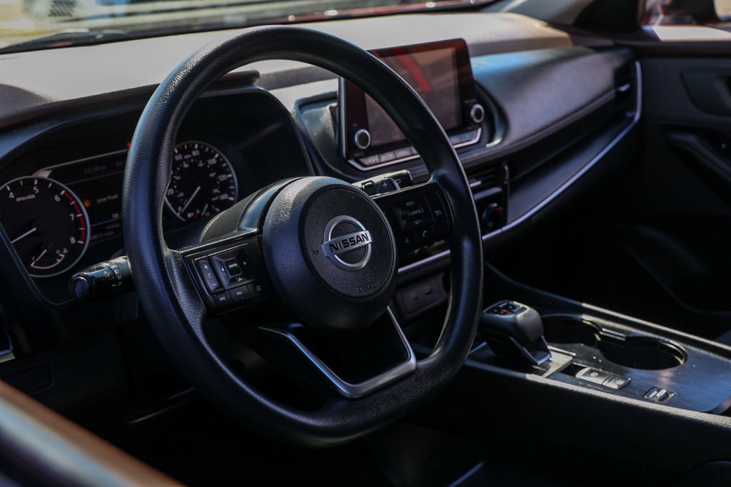 Used 2021 Nissan Rogue S FWD image 15