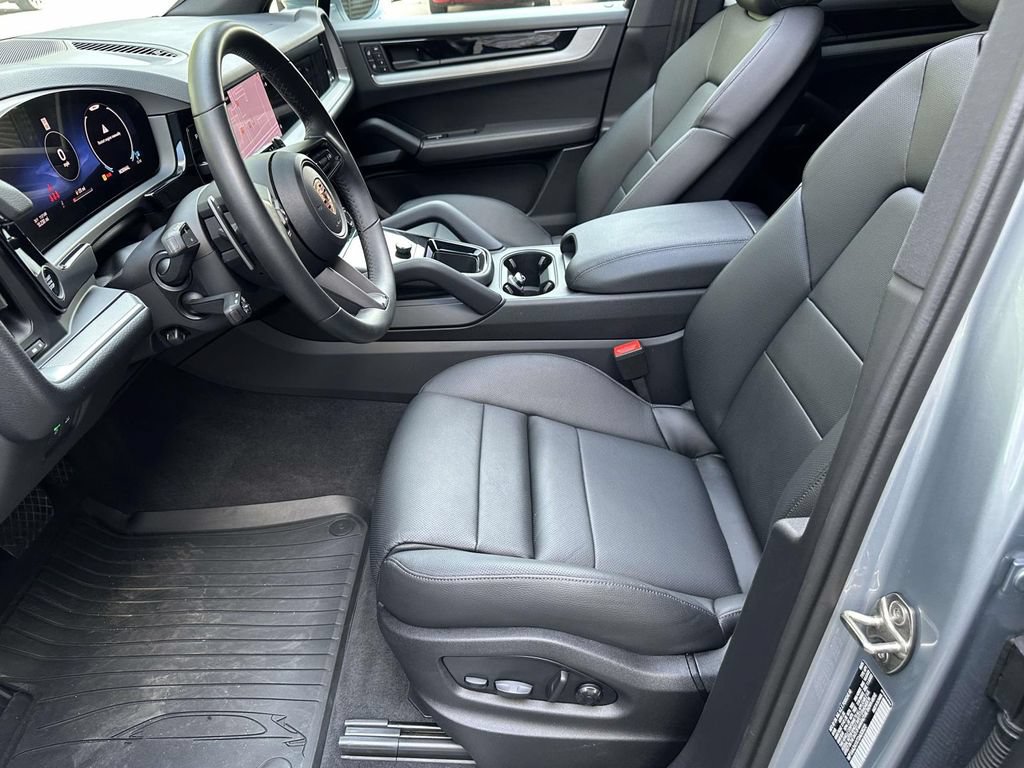 Certified 2026 Porsche Cayenne AWD/4WD image 19