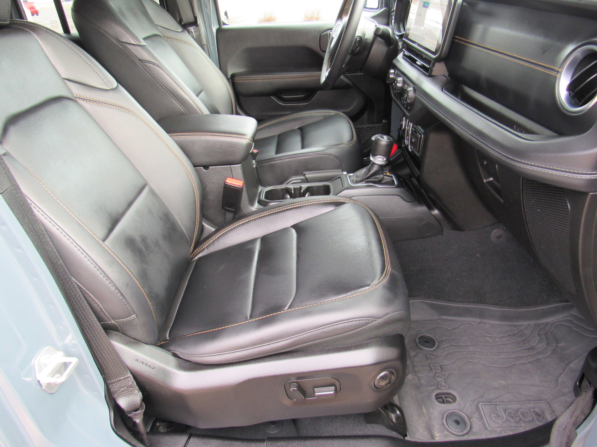 Used 2024 Jeep Wrangler Sahara w/ Safety Group image 30