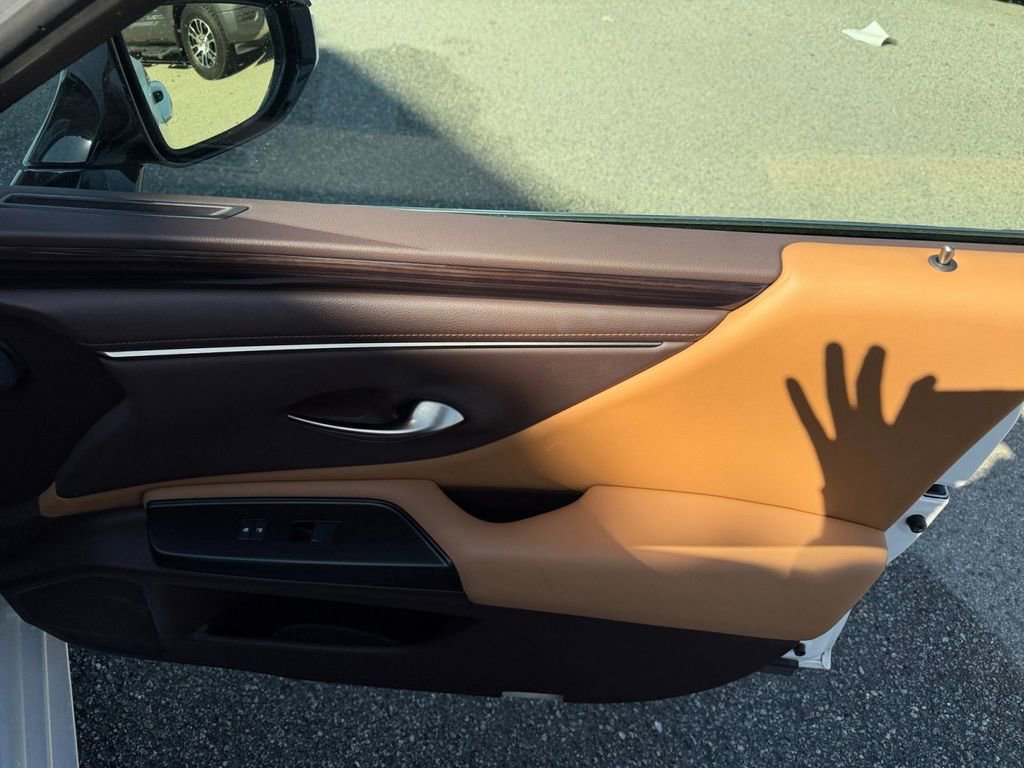 Used 2019 Lexus ES 350 w/ Premium Package image 28