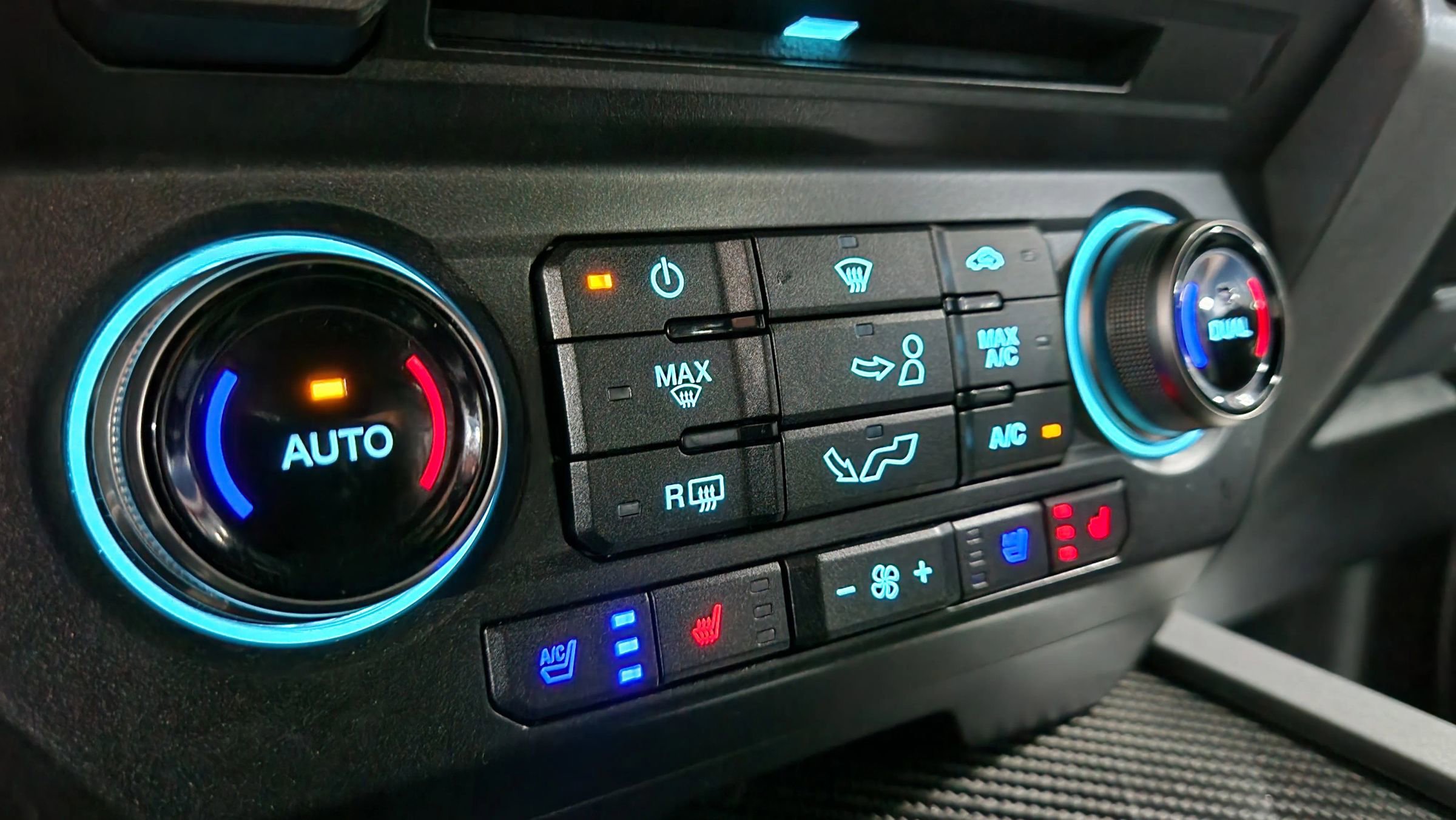 Used 2017 Ford F150 Raptor w/ Equipment Group 802A Luxury image 44