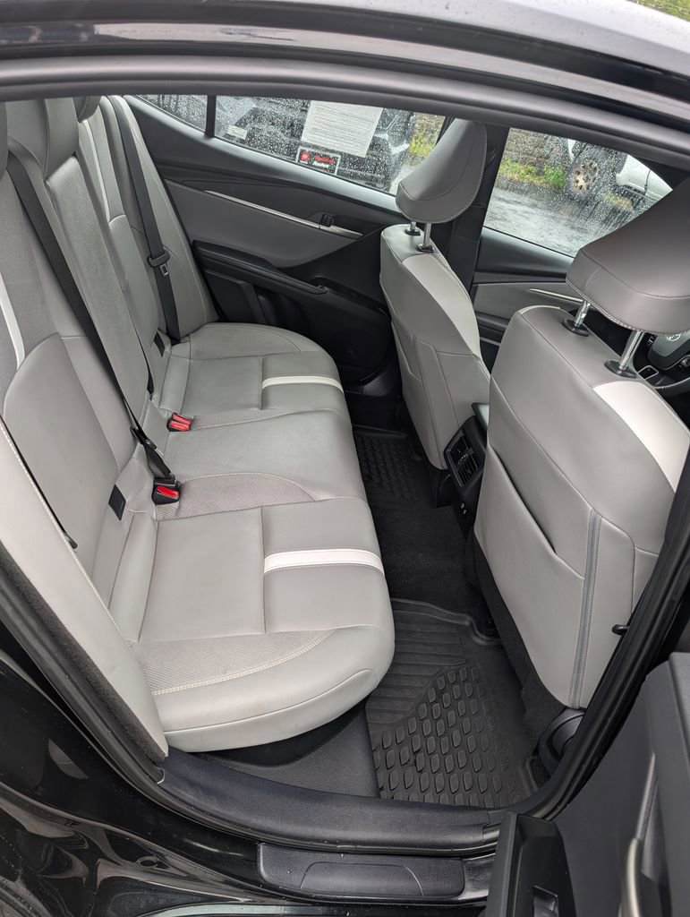 Used 2025 Toyota Camry SE w/ Convenience Package FWD image 17