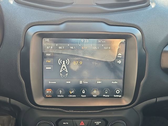 Used 2018 Jeep Renegade Trailhawk w/ UConnect 8.4 Nav Group AWD/4WD image 11